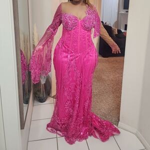 Elegant Pink Lace Evening Gown